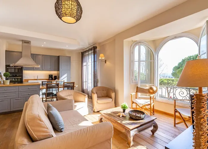 Apartment Les Sirenes By Interhome Sainte-Maxime